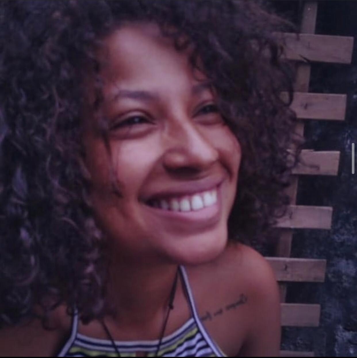 Voz em verso #03: Corre menina – Sabrina Azevedo
