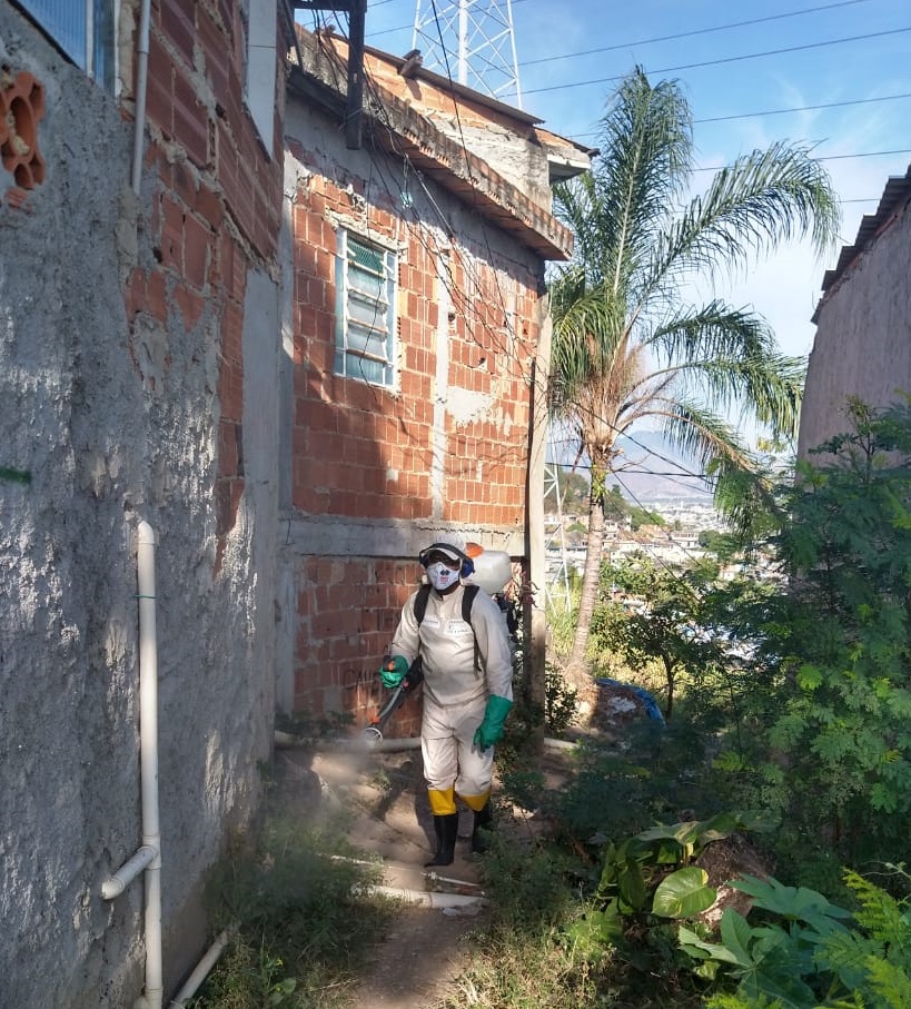 Confira as 23 favelas do Rio que serão sanitizadas pela Cedae nesta semana