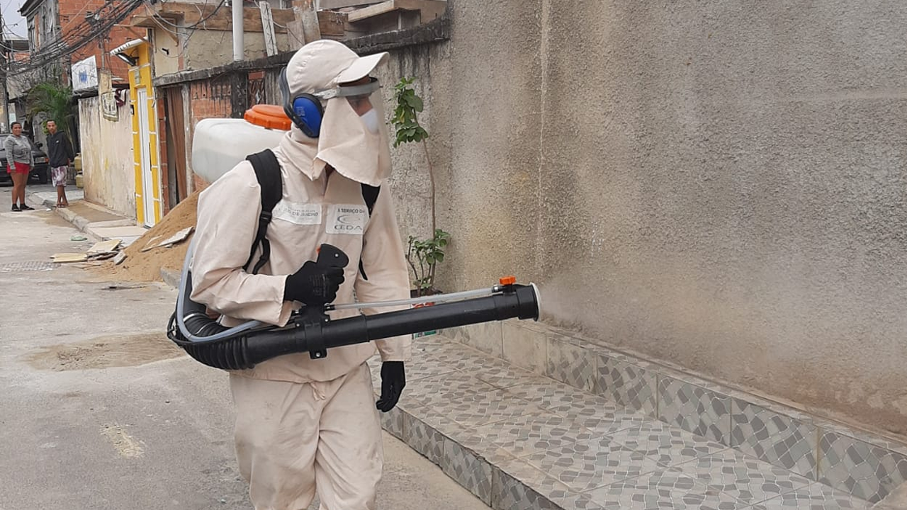 Cedae realiza sanitização em 13 favelas esta semana; Acompanhe o calendário