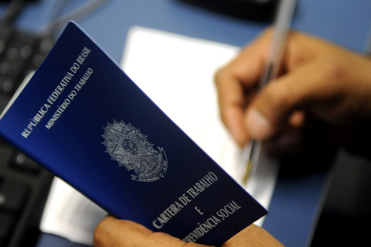 Prefeitura do Rio divulga 129 vagas de emprego