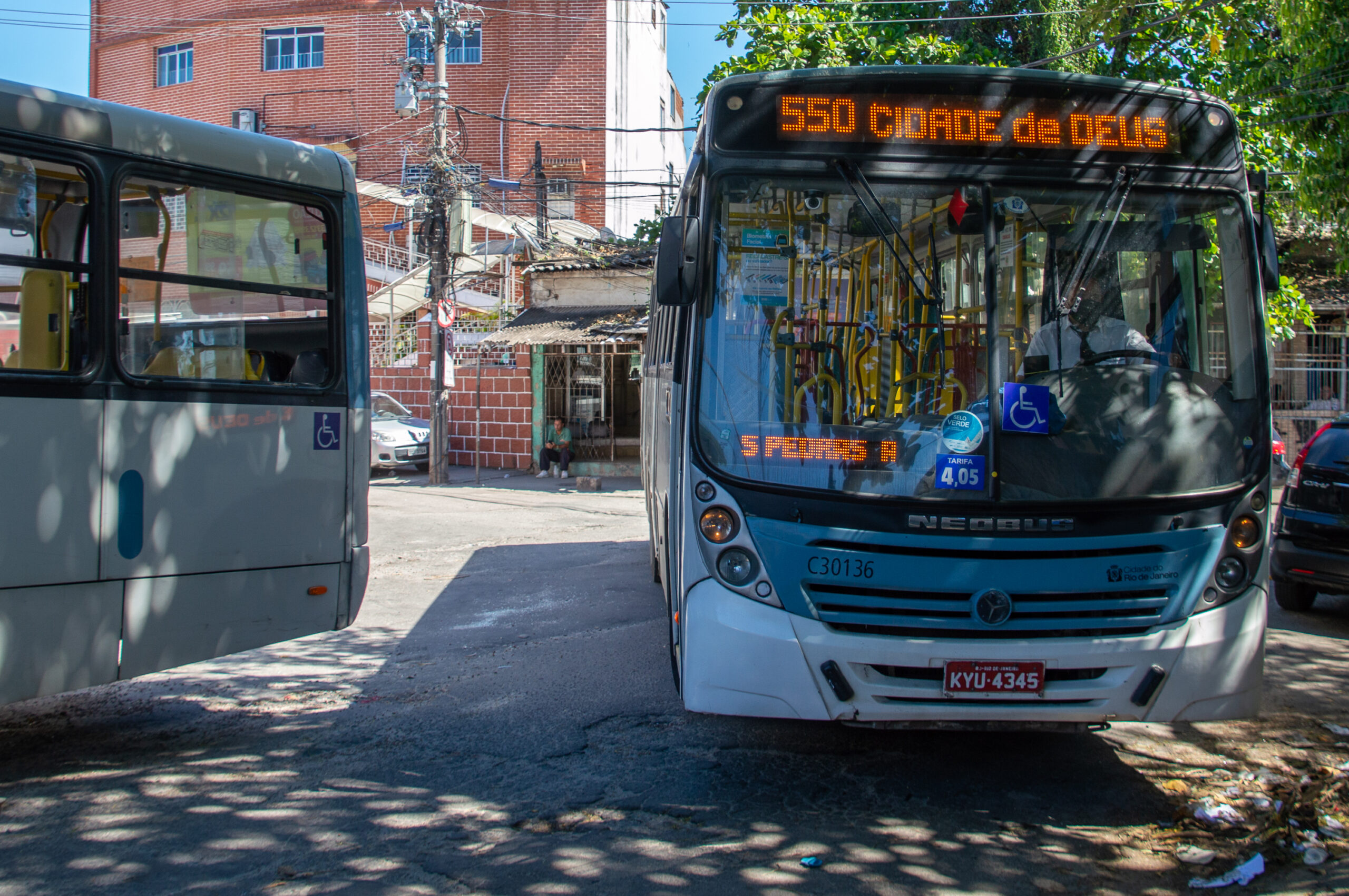 Motoristas da Cidade de Deus falam como é estar na linha de frente na pandemia
