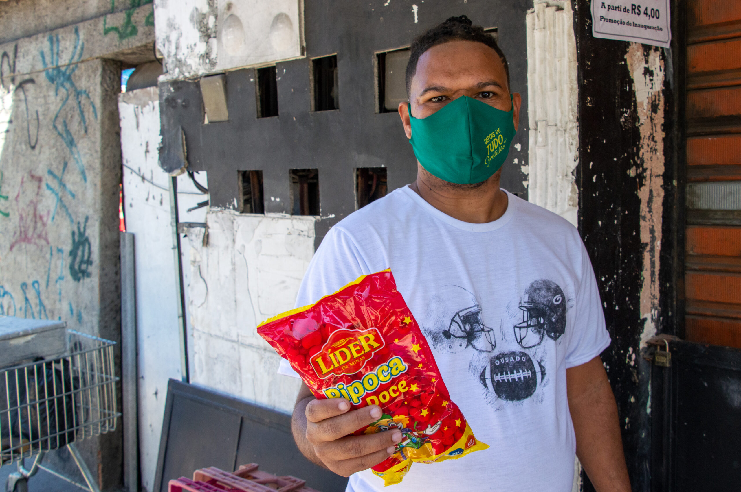Ambulante da Cidade de Deus conta como seu trabalho está sendo afetado na pandemia