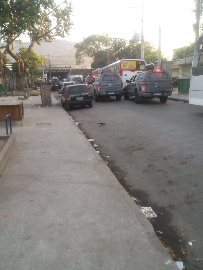 Polícia Militar faz operação na Vila Kennedy nesta manhã de sexta-feira (04/09)