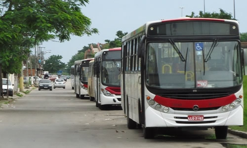 Moradores da Vila Kennedy sofrem com diminuição da frota de ônibus