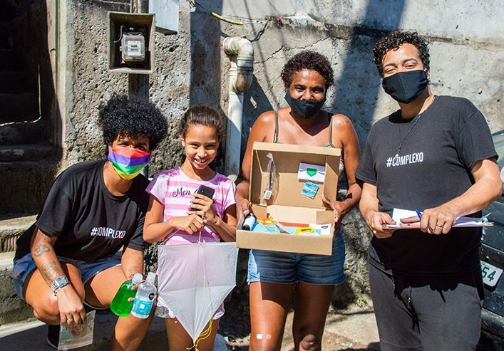 Pipas Labs busca doações para ação em comunidades que une tecnologia e brincadeira