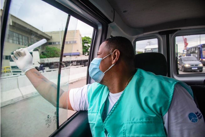 Complexo do Alemão recebe nova liberação de mosquitos Wolbito esta semana
