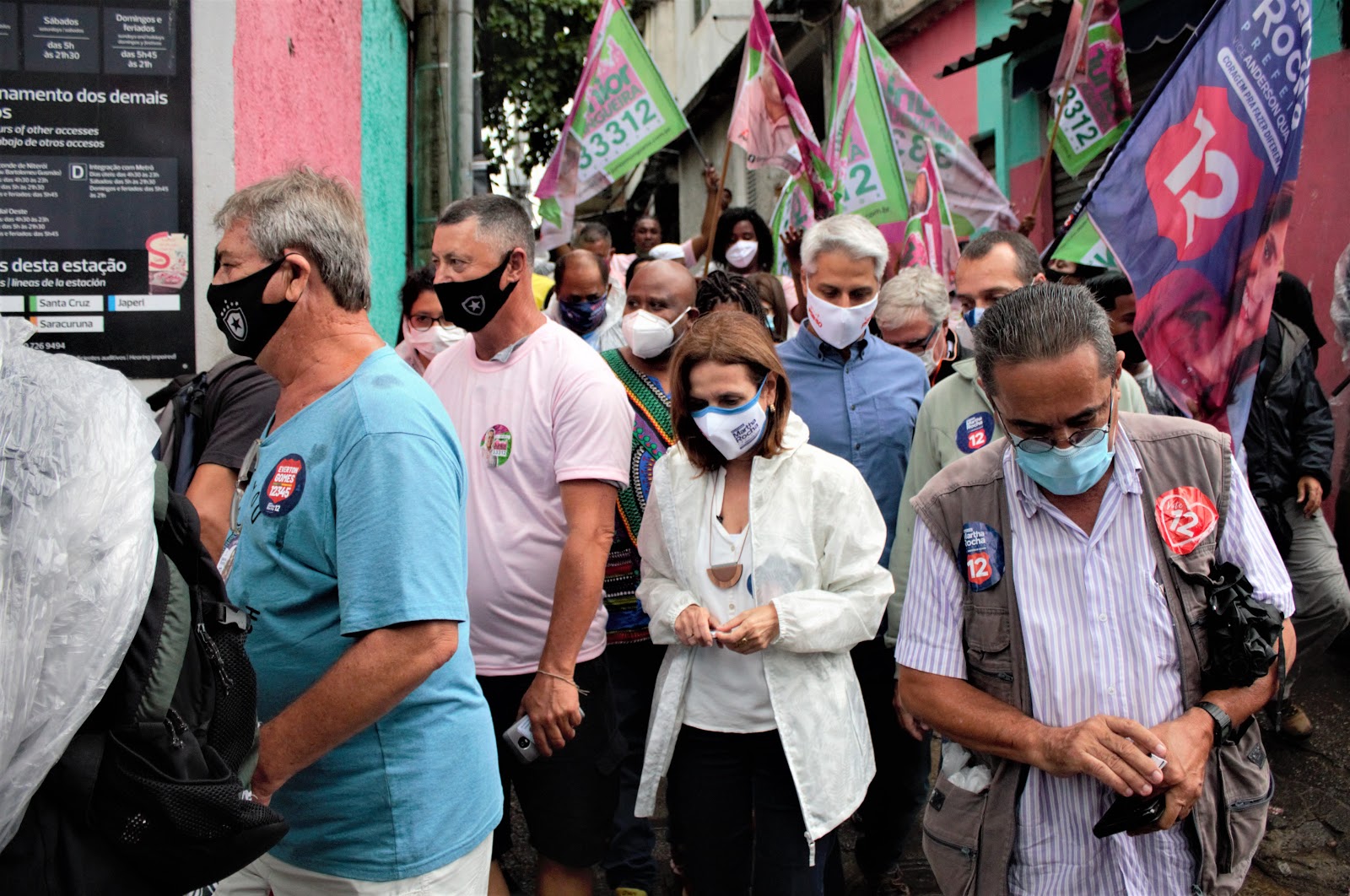 Martha Rocha do PDT faz caminhada pelas comunidades da Rocinha e da Mangueira