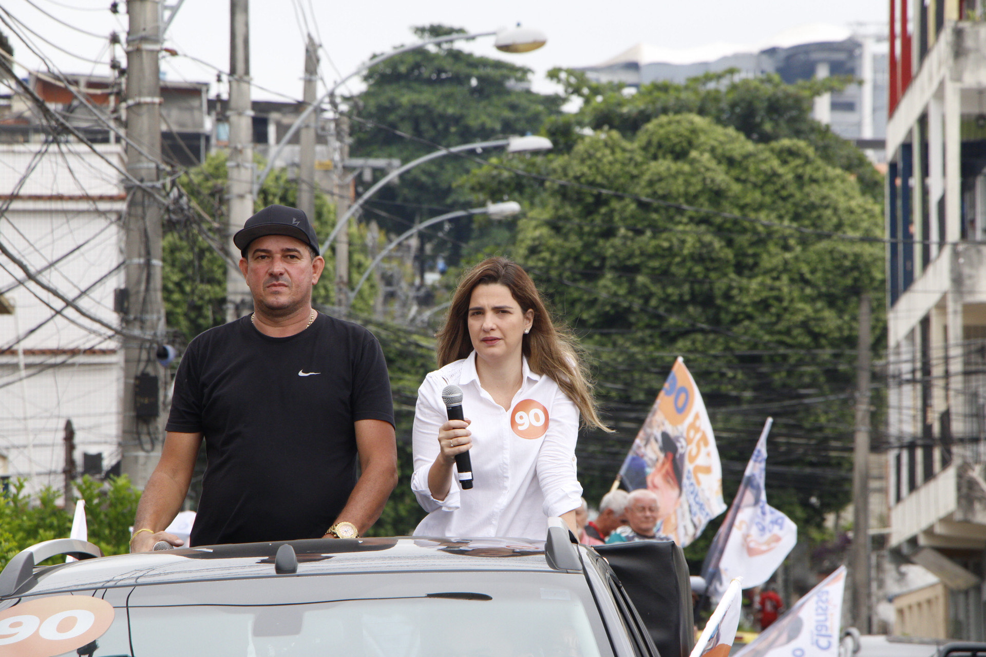 Clarissa Garotinho (PROS) faz carreata no Complexo do Alemão
