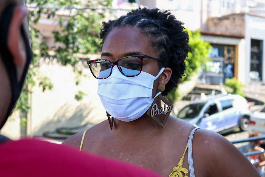 Moradores do Complexo do Alemão comentam sobre o 1° turno das eleições municipais