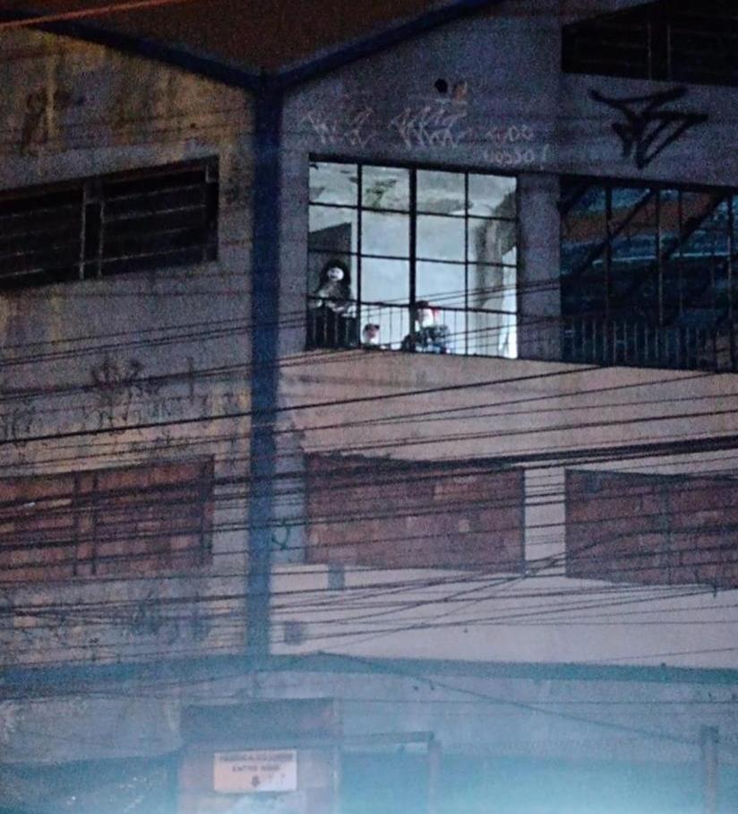 Bonecas da TUFFY assombram moradores no Alemão; Entenda a história