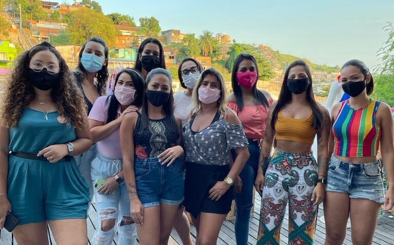 Mulheres empreendedoras fazem exposição de serviços e produtos de beleza no Alemão