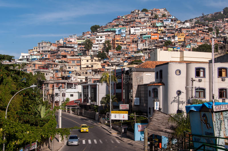 Ministério Público denuncia quatro policiais por mortes de moradores no Vidigal
