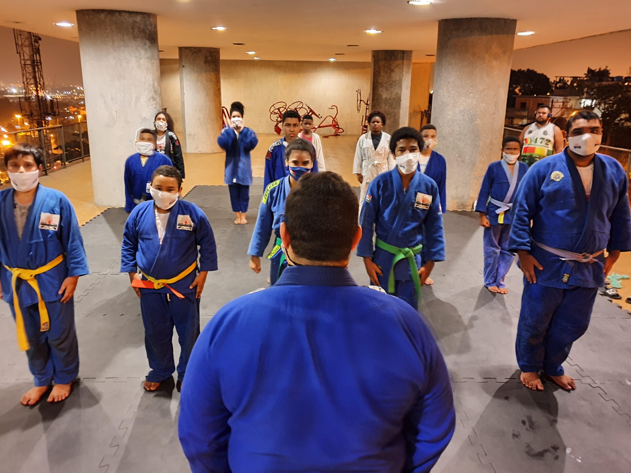 Projeto Samurais do Morro promove vaquinha on-line
