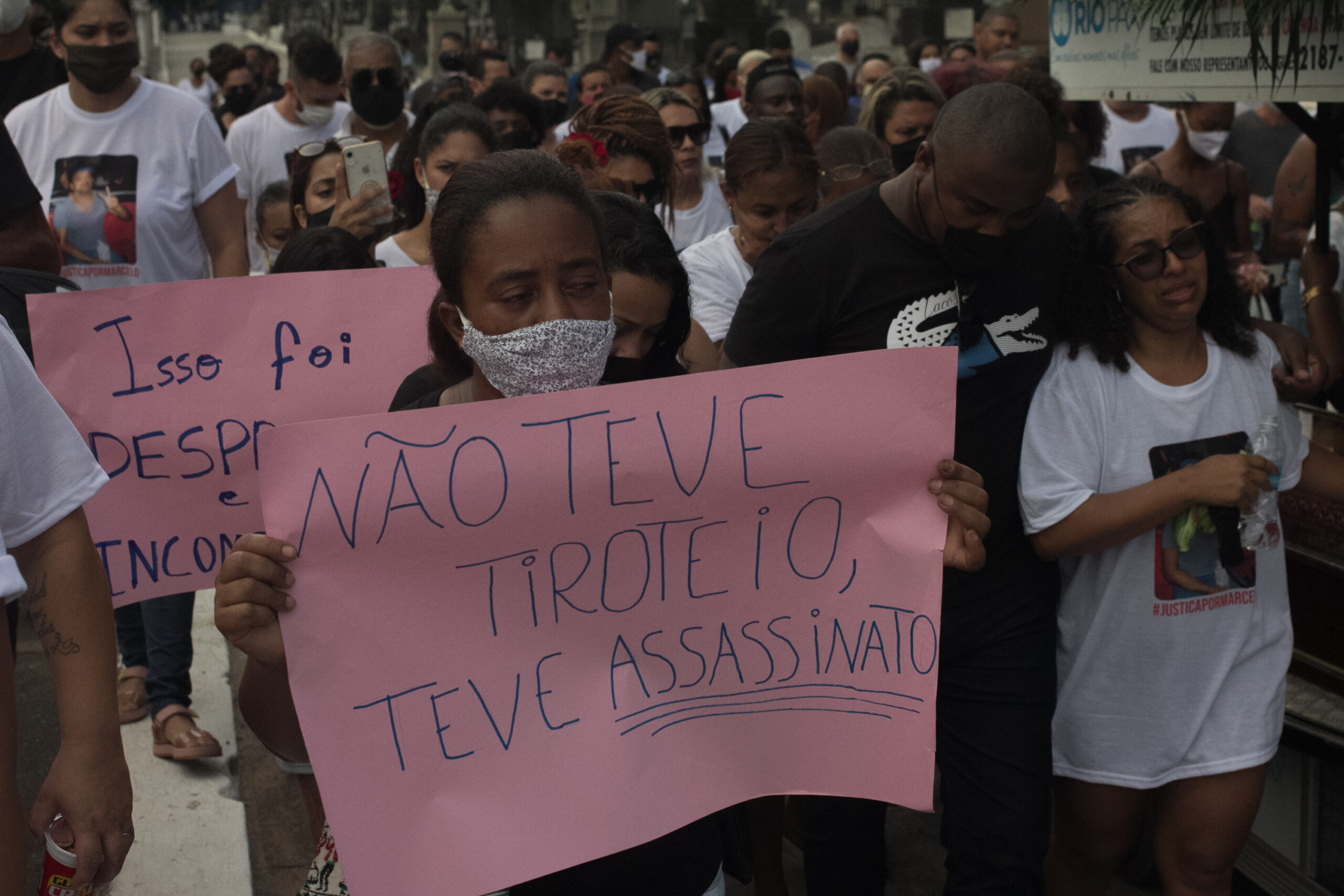 Terça-feira marcada por dor e protesto na Cidade de Deus