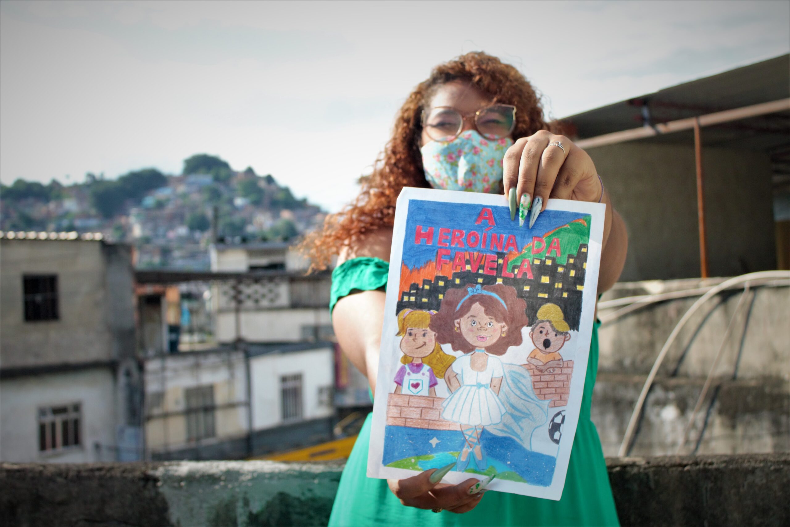 Jovem da Vila Cruzeiro escreve livro infantil com protagonista negra e favelada