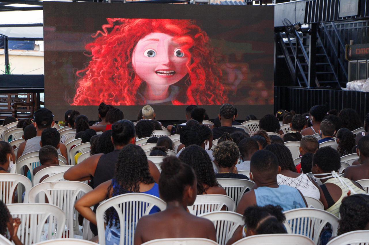 Projeto Cinema no Morro inicia 2021 com o filme Valente