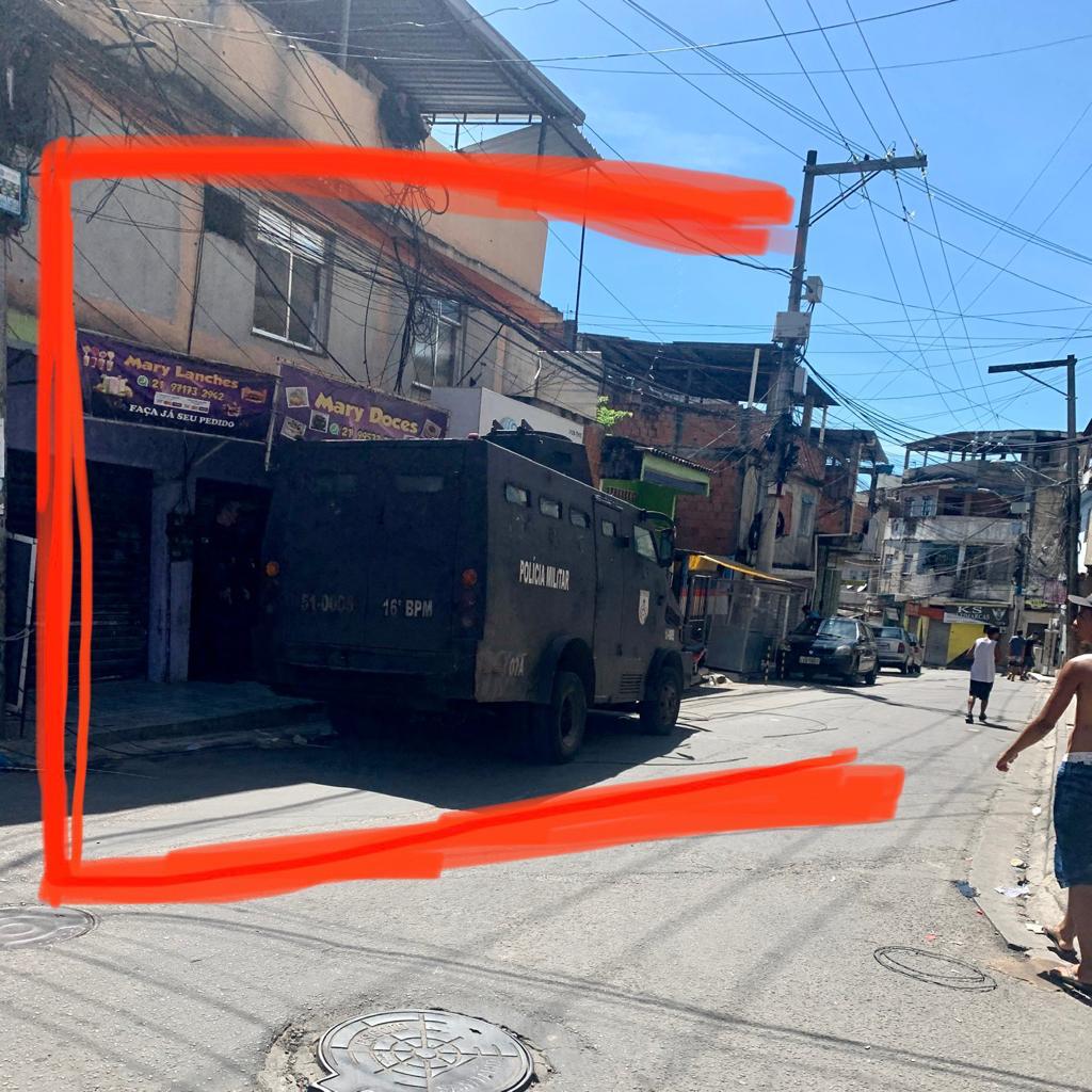 Caveirão na Fazendinha, Complexo do Alemão, assusta moradores e comércios fecham as portas