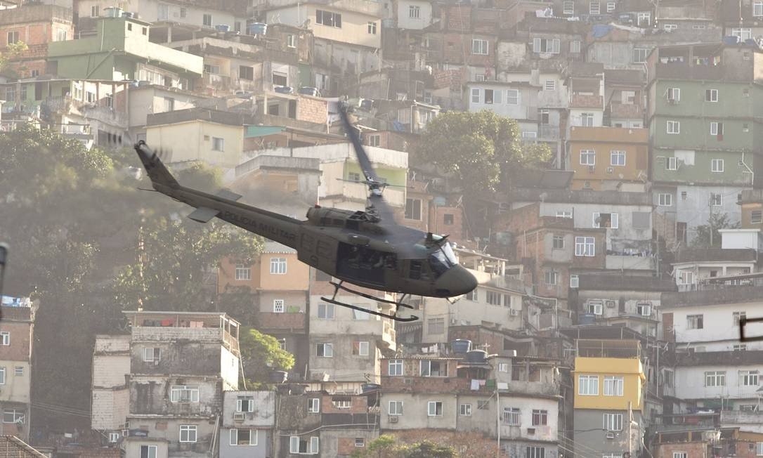 Desembargadora autoriza utilização de helicópteros durante operações policiais em favelas