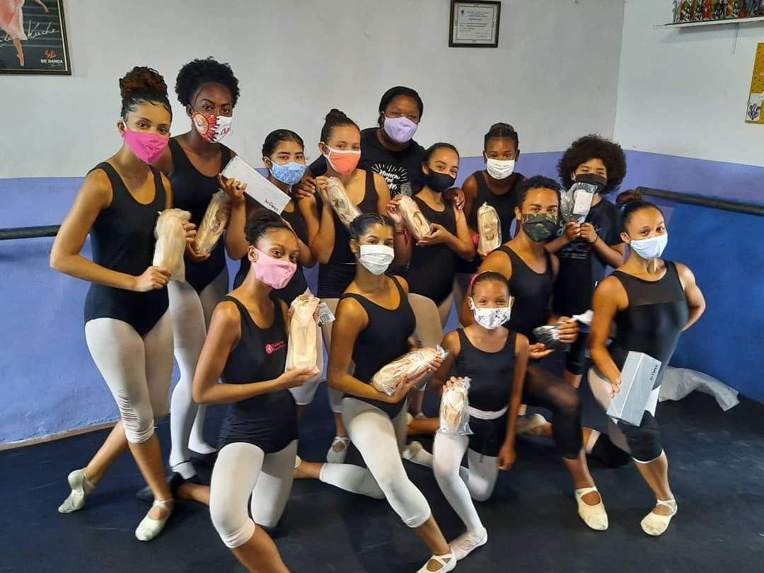 Academia de dança Valéria Martins transforma a vida de crianças e jovens da Cidade de Deus