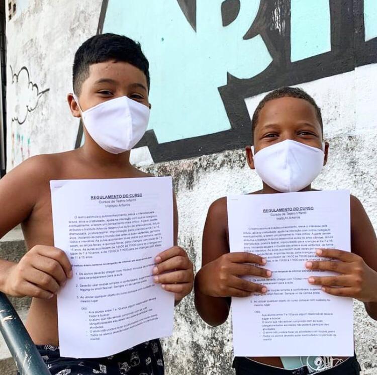 Instituto Arteiros abre inscrições para curso de teatro na Cidade de Deus
