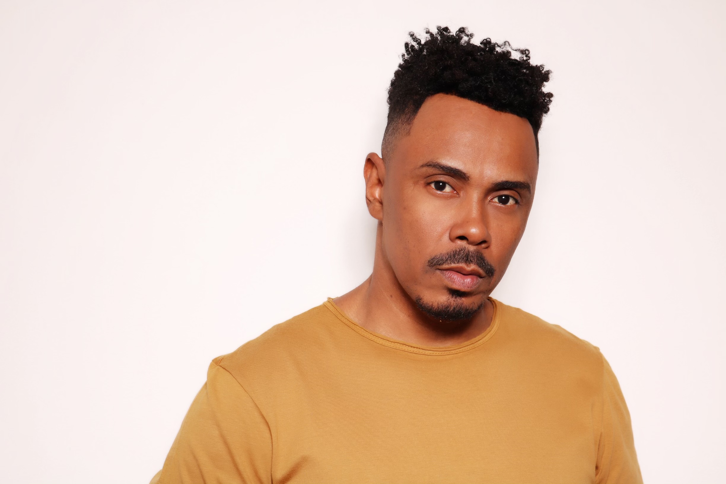 Ator e militante da Cidade de Deus, André Dread, estreia na novela “Gênesis” da Record