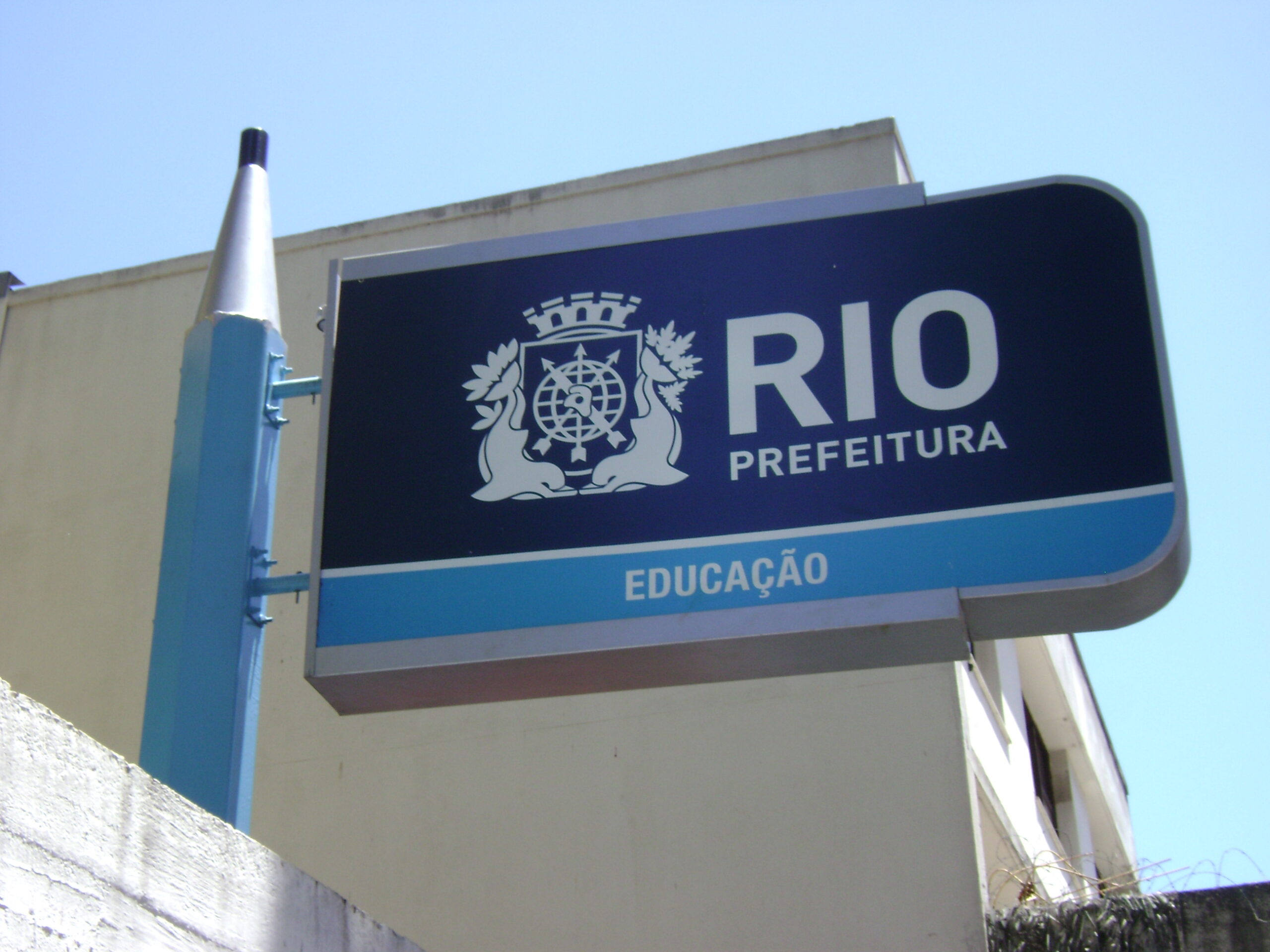 7 escolas em favelas do Rio vão retornar aulas presenciais a partir do dia 24; Veja a lista