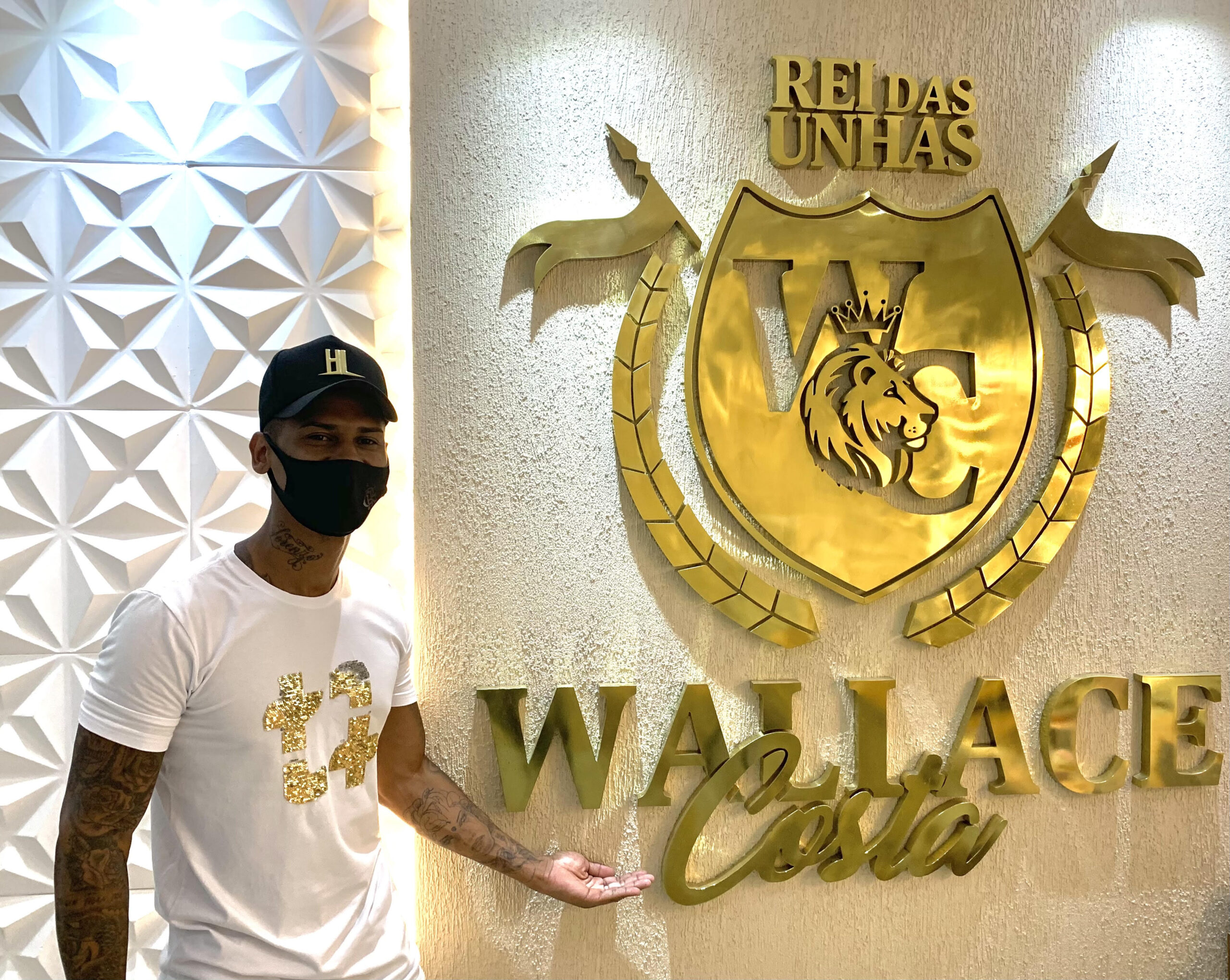 Rei das Unhas: saiba quem é Wallace Costa, o homem manicure