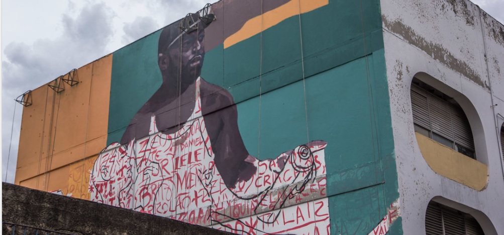 Intervenção artística no Complexo da Penha é inspirada em estudos sobre afetividade e corpos negros