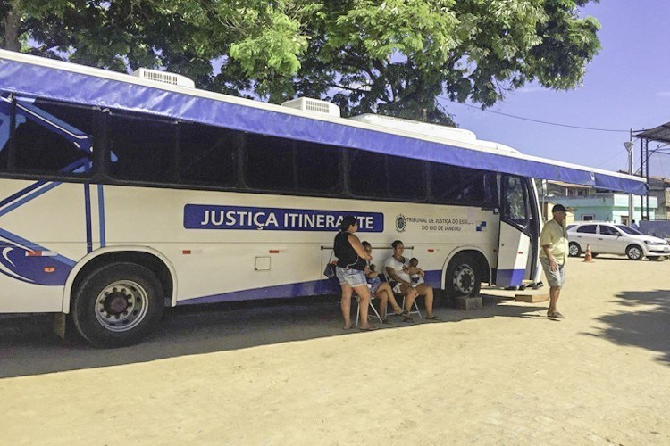 Disponível calendário do ônibus da Justiça itinerante para a favela da Rocinha; confira