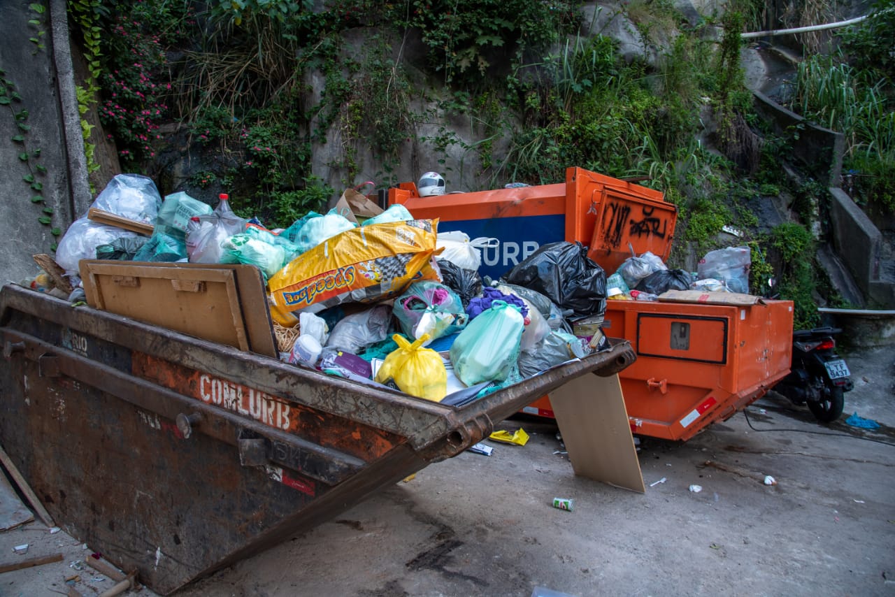 Favela do Vidigal poderá ganhar caçambas de lixo em 8 localidades diferentes