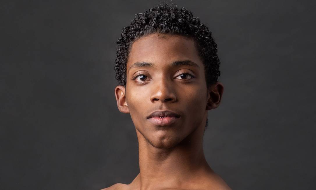 Um salto do Alemão para a Europa: Bailarino Luis Fernando é destaque nos espetáculos de balé