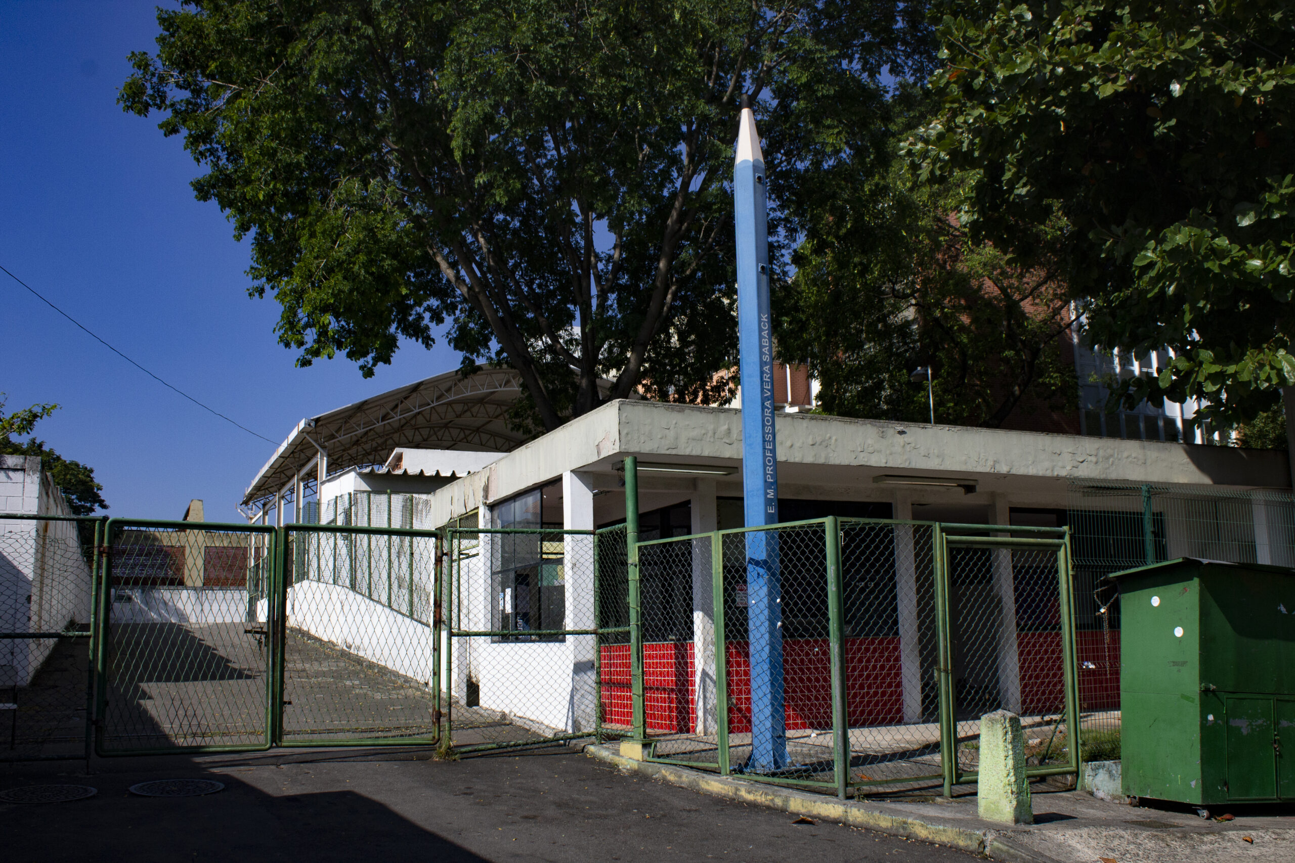 Escola no Alemão é alvo constante de furtos de fiações elétricas há cinco semanas