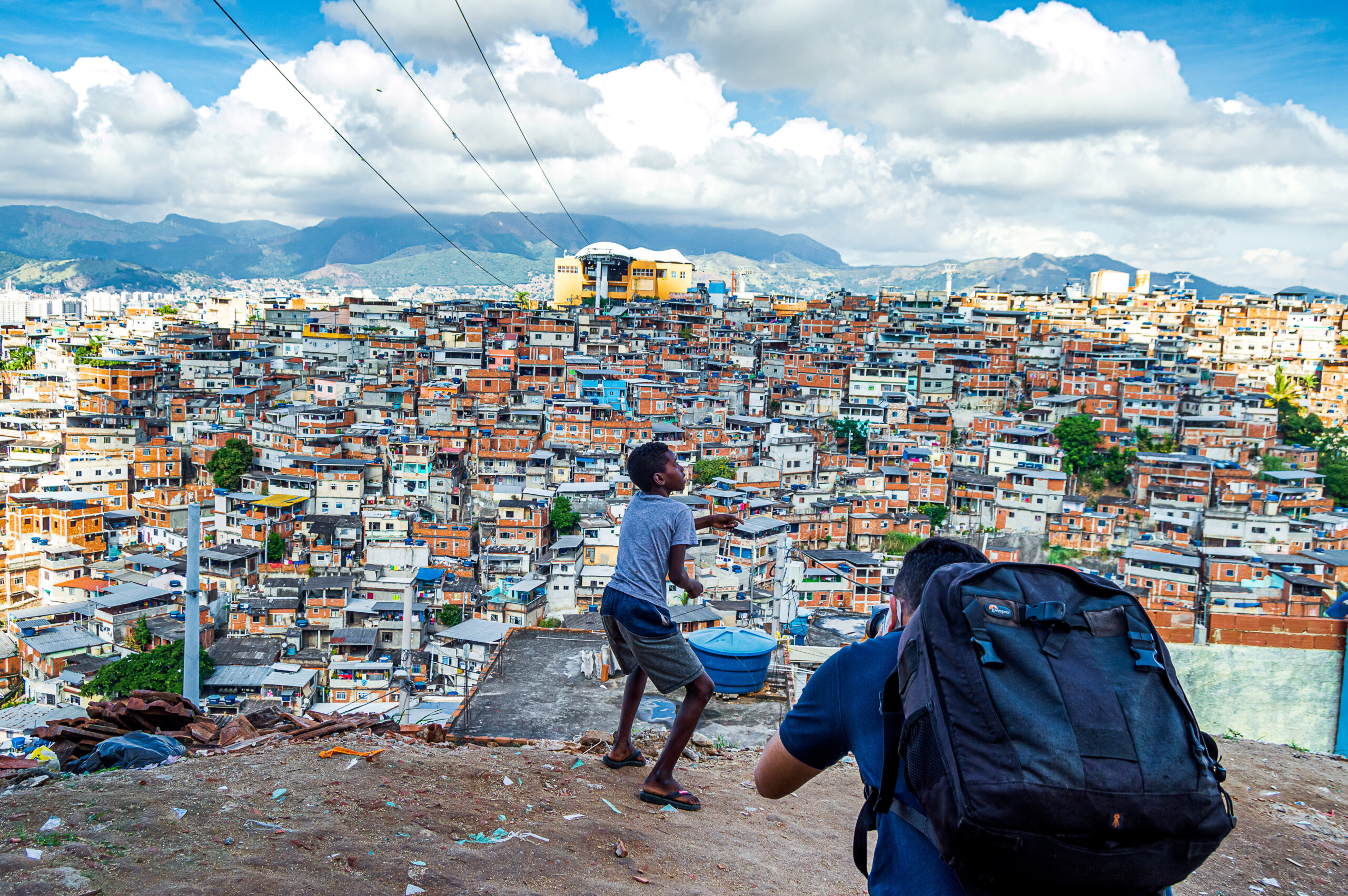 Por trás das lentes: Conheça o trabalho de fotógrafos comunitários no Alemão e Penha