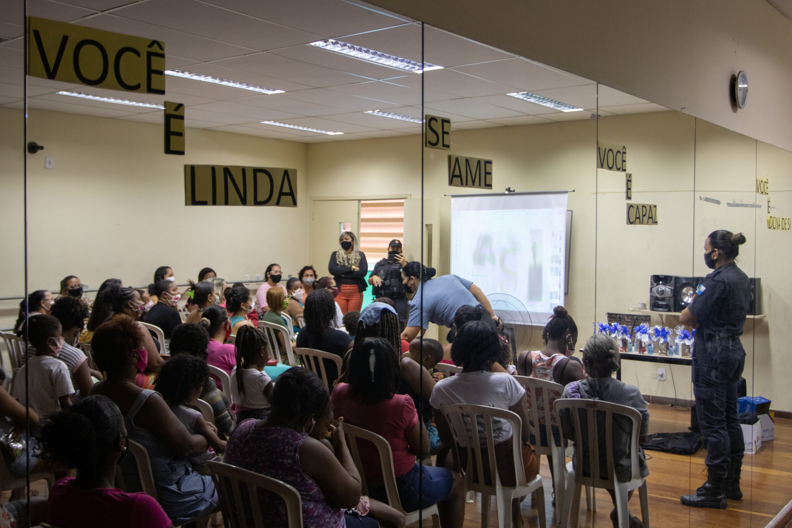 Atitude Social promove palestra sobre violência doméstica com Major da PM na Penha