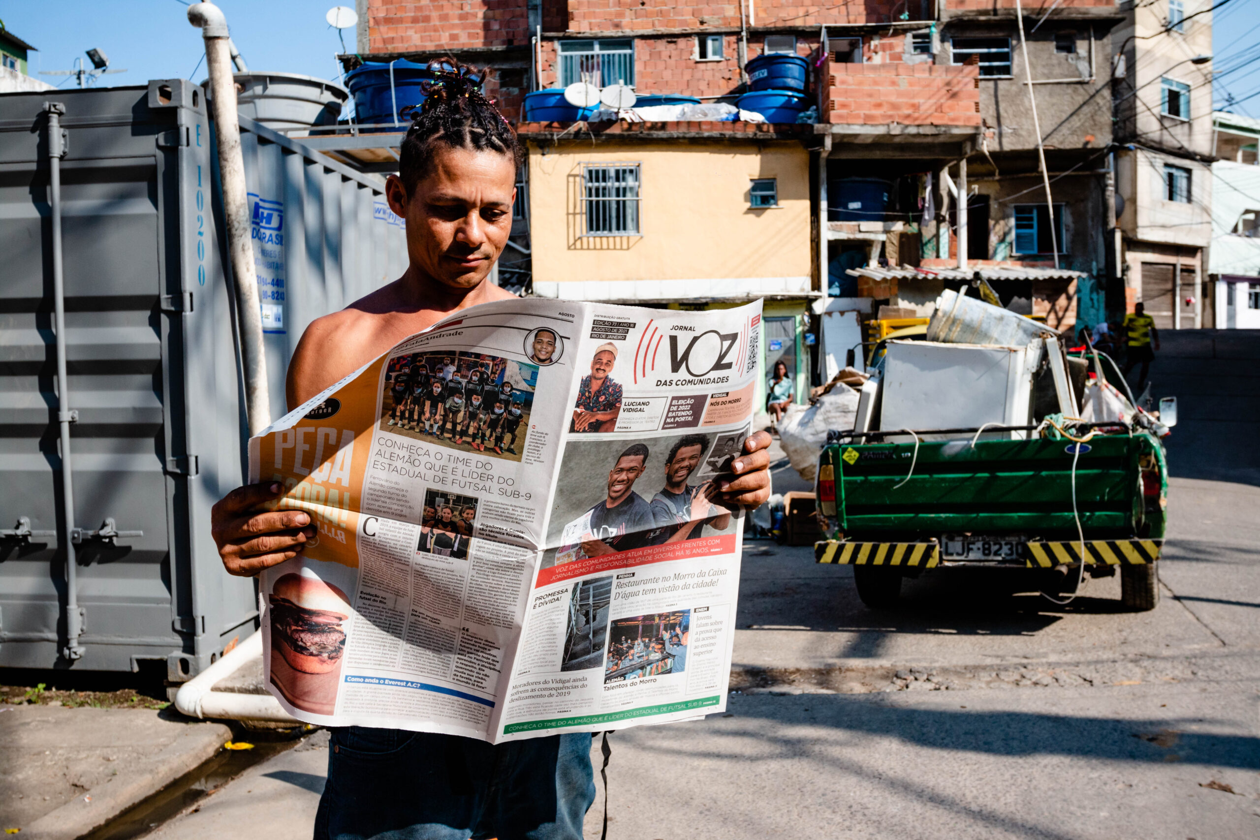 Em novo formato, jornal do Voz das Comunidades começa a circular no Vidigal