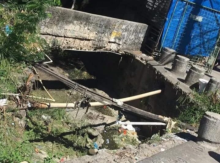Moradores da Vila Vintém sofrem com buraco em frente ao CIEP da comunidade