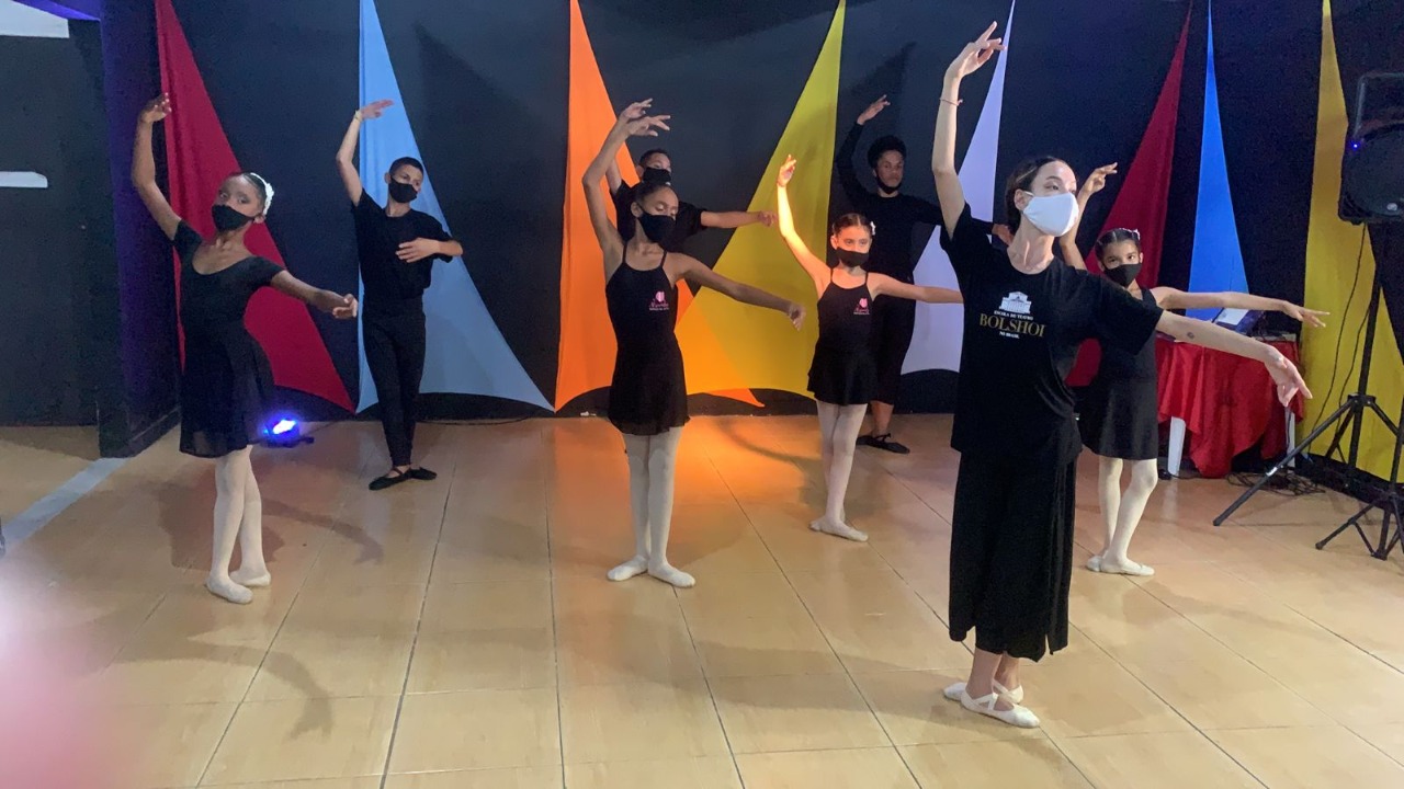 Em parceria com Instituto Arteiros, Bolshoi inicia seleção de bailarinos na Cidade de Deus